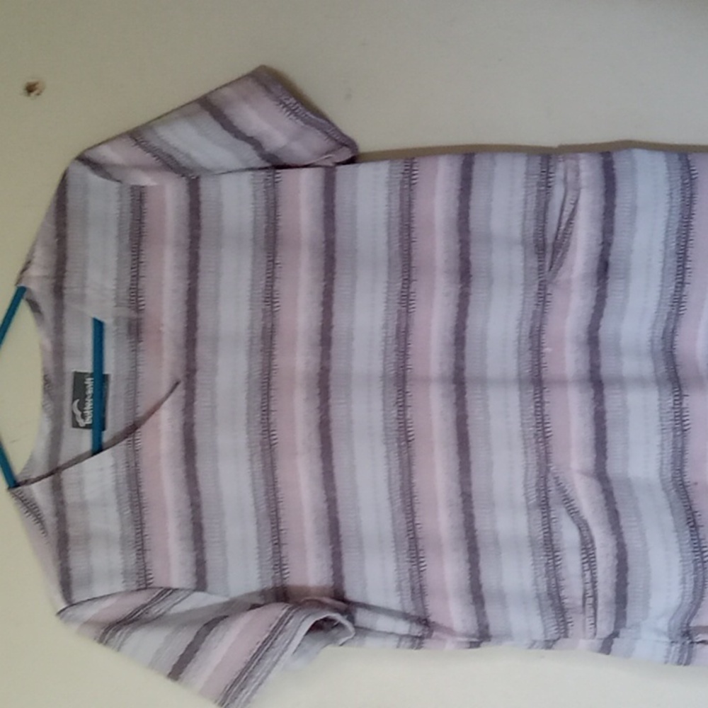 Nursing scrub top